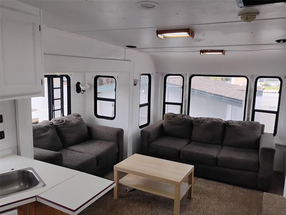 For Sale: $148,500 (3 beds, 2 baths, 850 Square Feet)