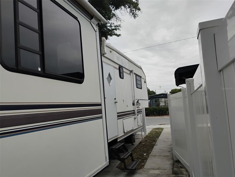 For Sale: $148,500 (3 beds, 2 baths, 850 Square Feet)