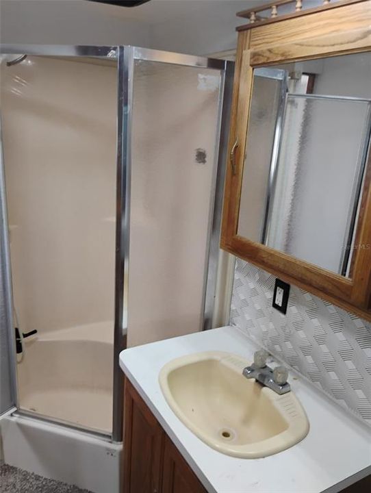 For Sale: $148,500 (3 beds, 2 baths, 850 Square Feet)