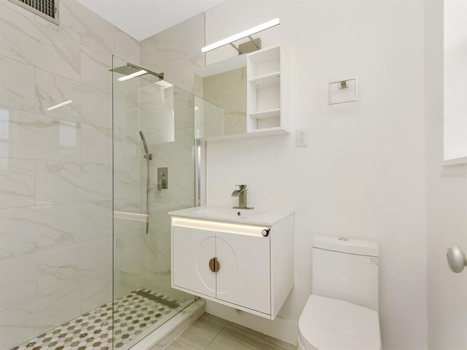 En Venta: $419,900 (2 camas, 2 baños, 1238 Pies cuadrados)