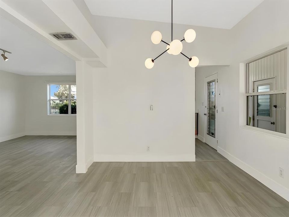 En Venta: $419,900 (2 camas, 2 baños, 1238 Pies cuadrados)