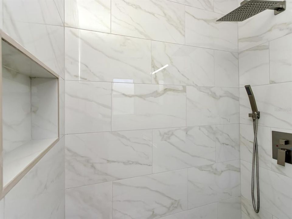 En Venta: $419,900 (2 camas, 2 baños, 1238 Pies cuadrados)