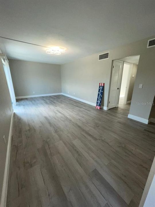 For Sale: $130,000 (2 beds, 1 baths, 813 Square Feet)