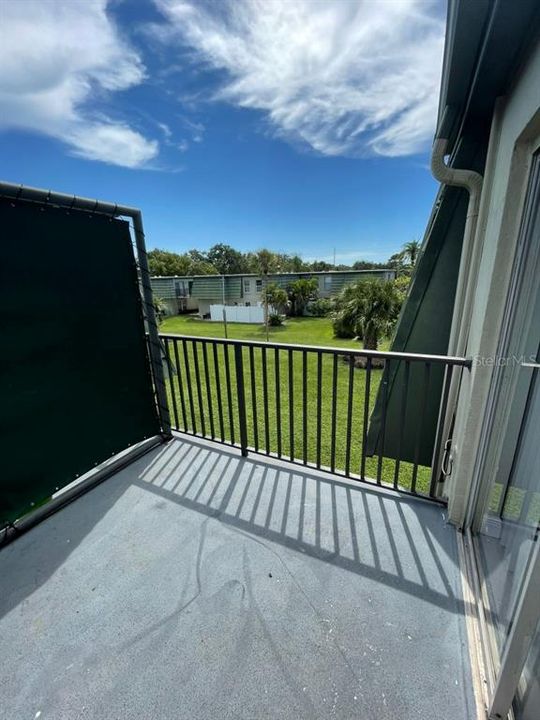 For Sale: $130,000 (2 beds, 1 baths, 813 Square Feet)