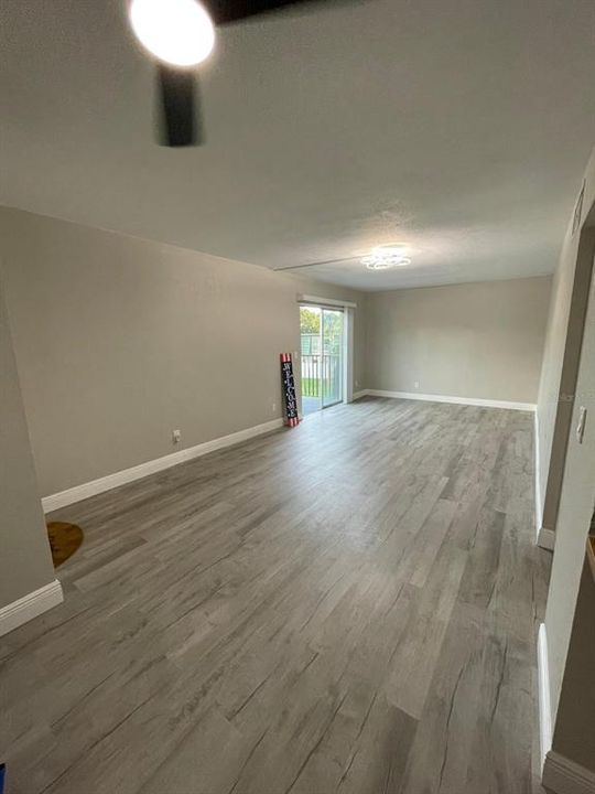For Sale: $130,000 (2 beds, 1 baths, 813 Square Feet)