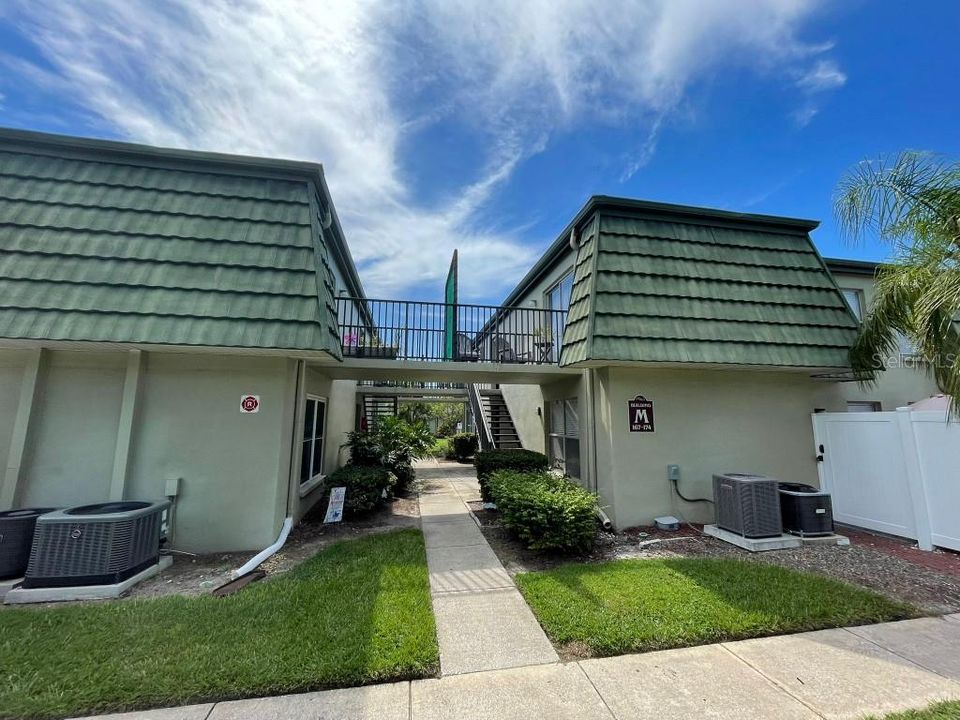 For Sale: $130,000 (2 beds, 1 baths, 813 Square Feet)