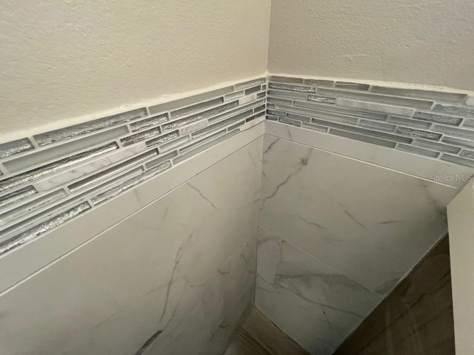 For Sale: $130,000 (2 beds, 1 baths, 813 Square Feet)