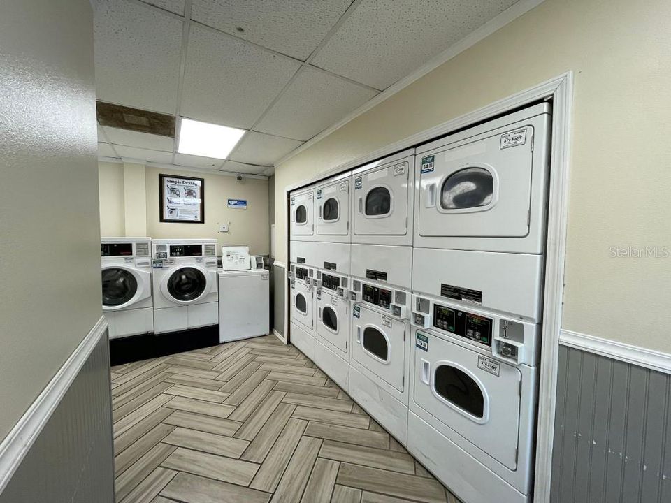 For Sale: $130,000 (2 beds, 1 baths, 813 Square Feet)