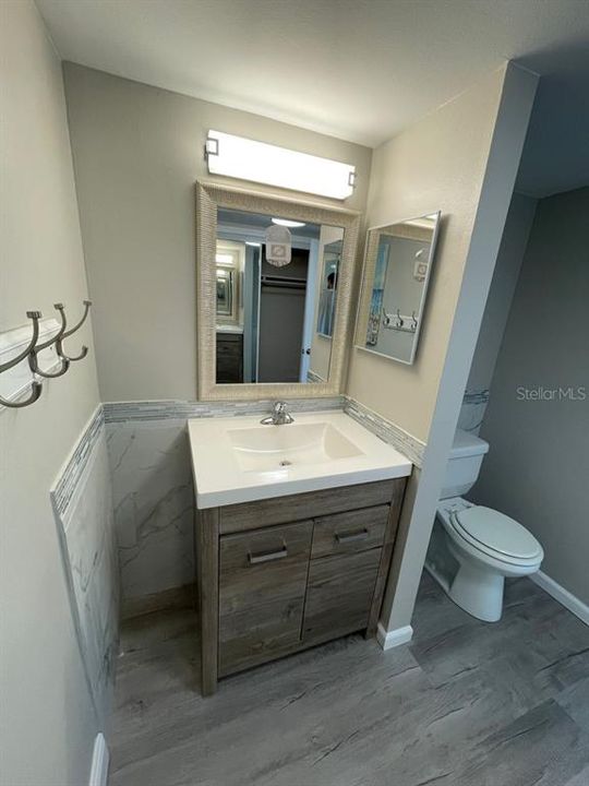 For Sale: $130,000 (2 beds, 1 baths, 813 Square Feet)