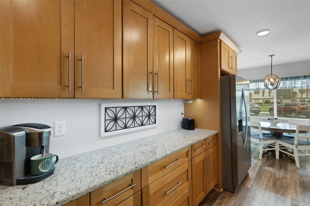 For Sale: $174,900 (2 beds, 2 baths, 880 Square Feet)