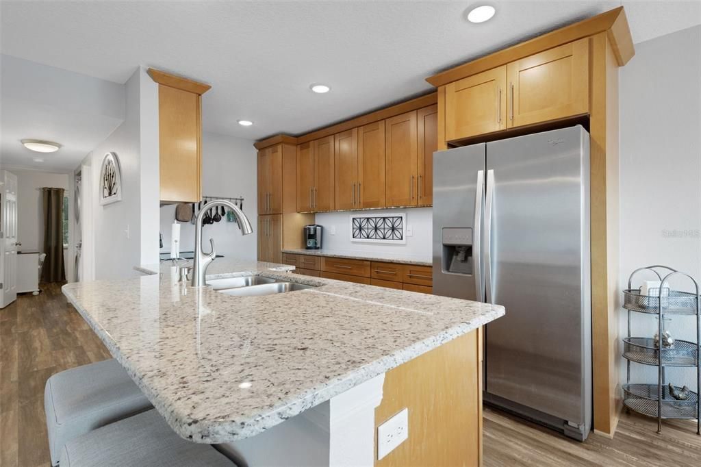 For Sale: $174,900 (2 beds, 2 baths, 880 Square Feet)