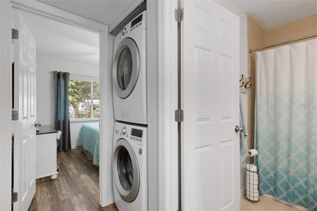 For Sale: $174,900 (2 beds, 2 baths, 880 Square Feet)