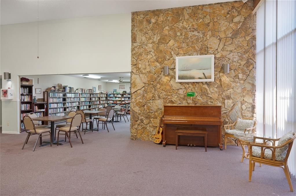 For Sale: $189,000 (2 beds, 2 baths, 1257 Square Feet)