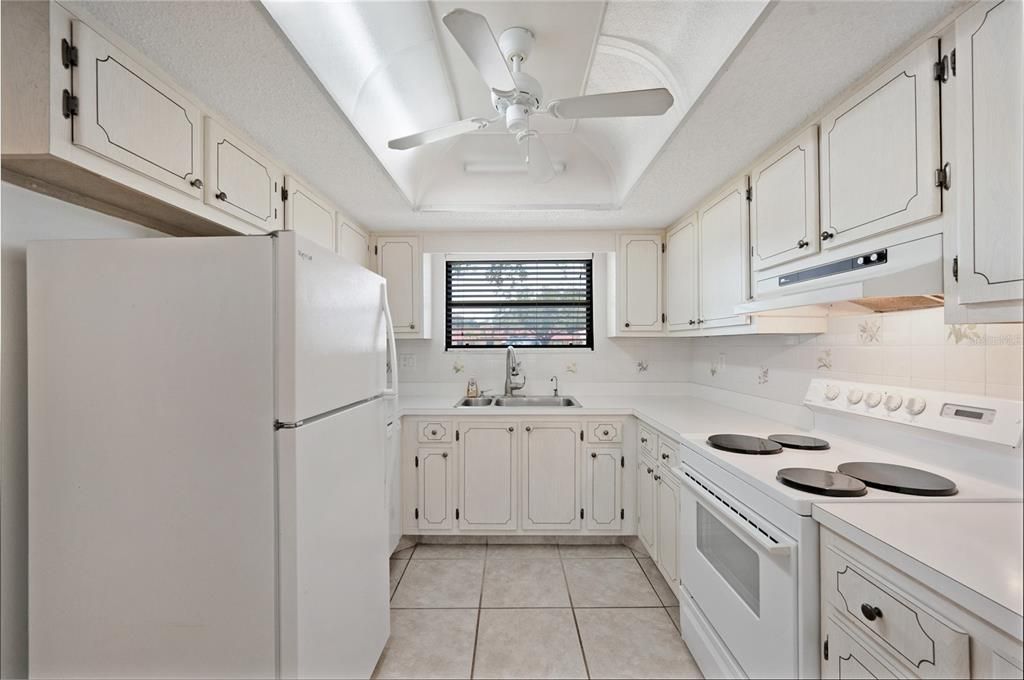 For Sale: $189,000 (2 beds, 2 baths, 1257 Square Feet)