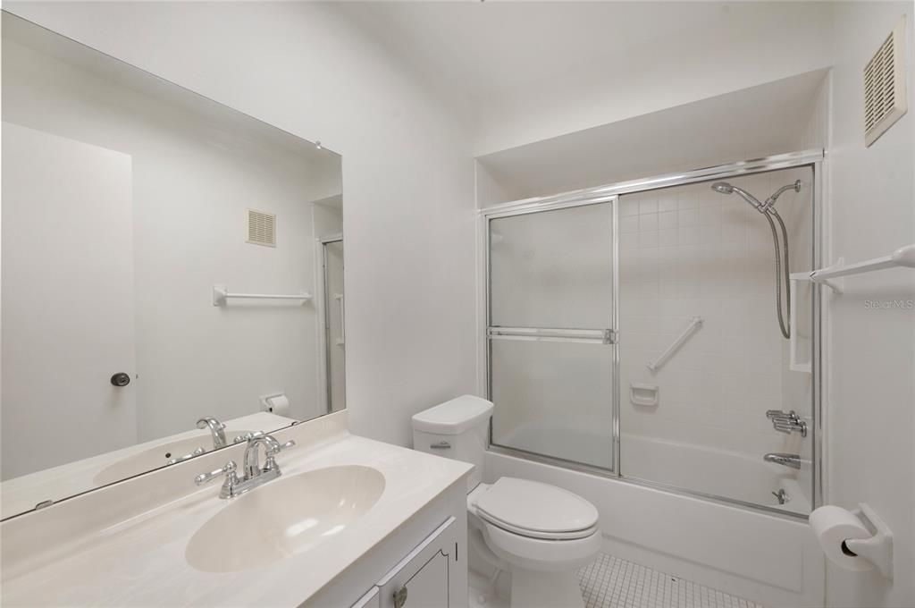 For Sale: $189,000 (2 beds, 2 baths, 1257 Square Feet)