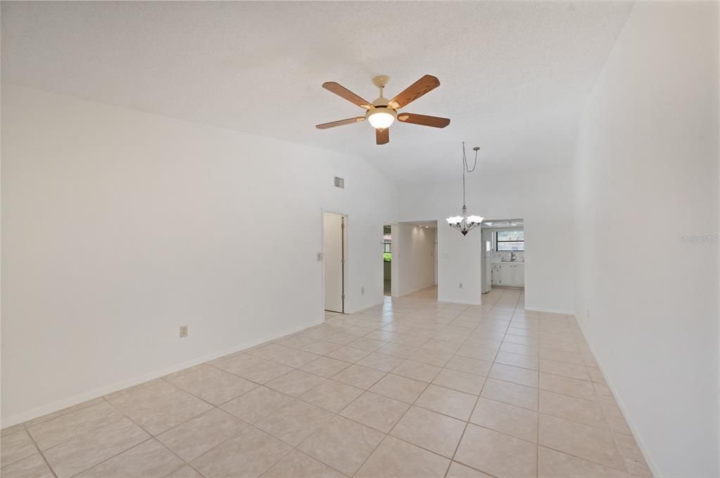 For Sale: $189,000 (2 beds, 2 baths, 1257 Square Feet)