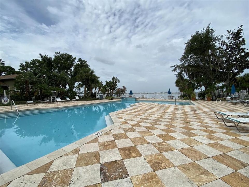 For Sale: $229,000 (2 beds, 2 baths, 1080 Square Feet)