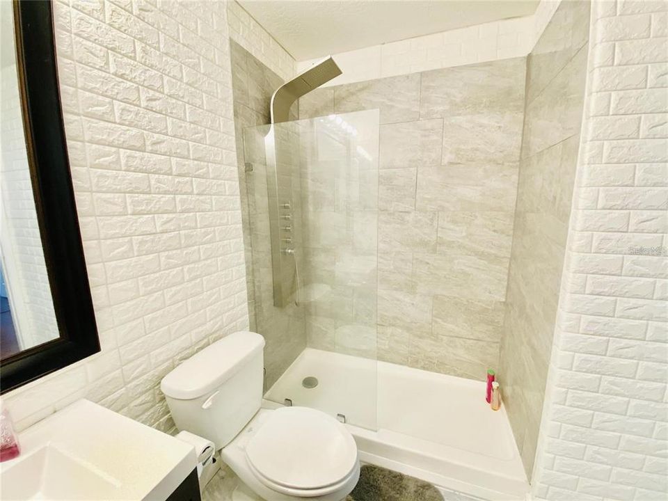 For Sale: $229,000 (2 beds, 2 baths, 1080 Square Feet)