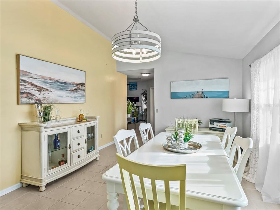 En Venta: $405,000 (3 camas, 2 baños, 2061 Pies cuadrados)