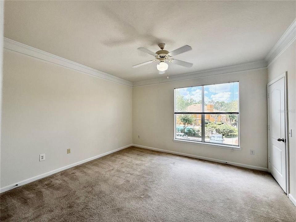 For Rent: $1,700 (1 beds, 1 baths, 967 Square Feet)