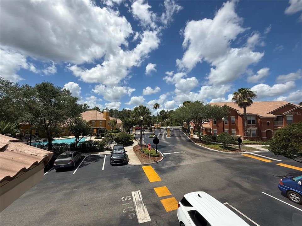 For Rent: $1,700 (1 beds, 1 baths, 967 Square Feet)