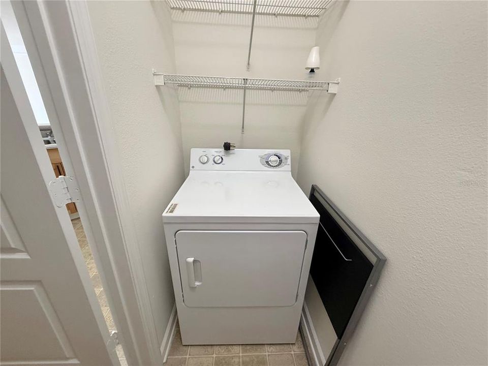 For Rent: $1,700 (1 beds, 1 baths, 967 Square Feet)