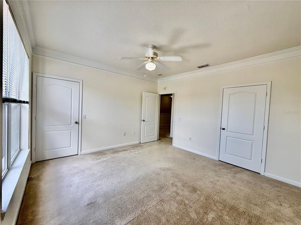 For Rent: $1,700 (1 beds, 1 baths, 967 Square Feet)