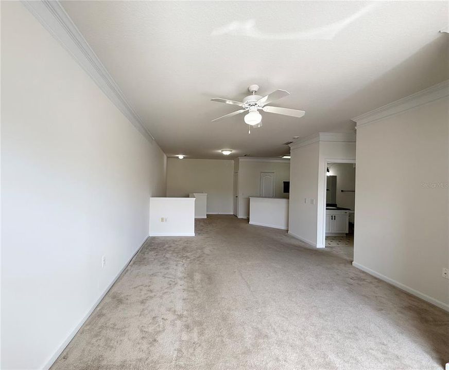 For Rent: $1,700 (1 beds, 1 baths, 967 Square Feet)