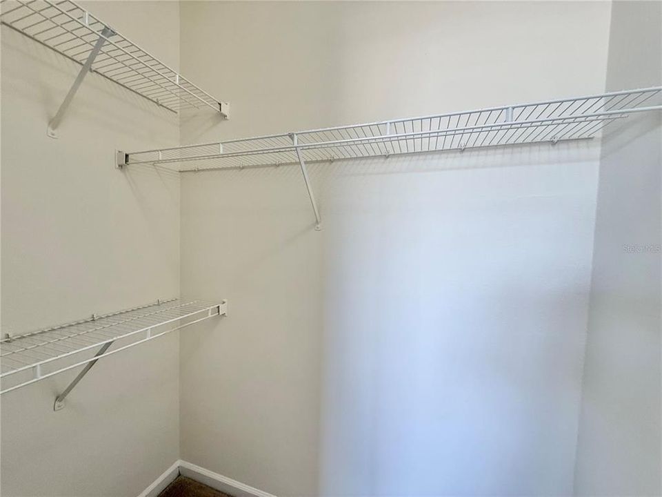 For Rent: $1,700 (1 beds, 1 baths, 967 Square Feet)