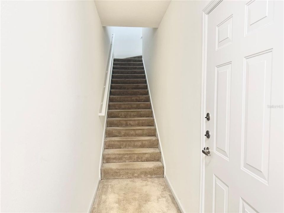 For Rent: $1,700 (1 beds, 1 baths, 967 Square Feet)