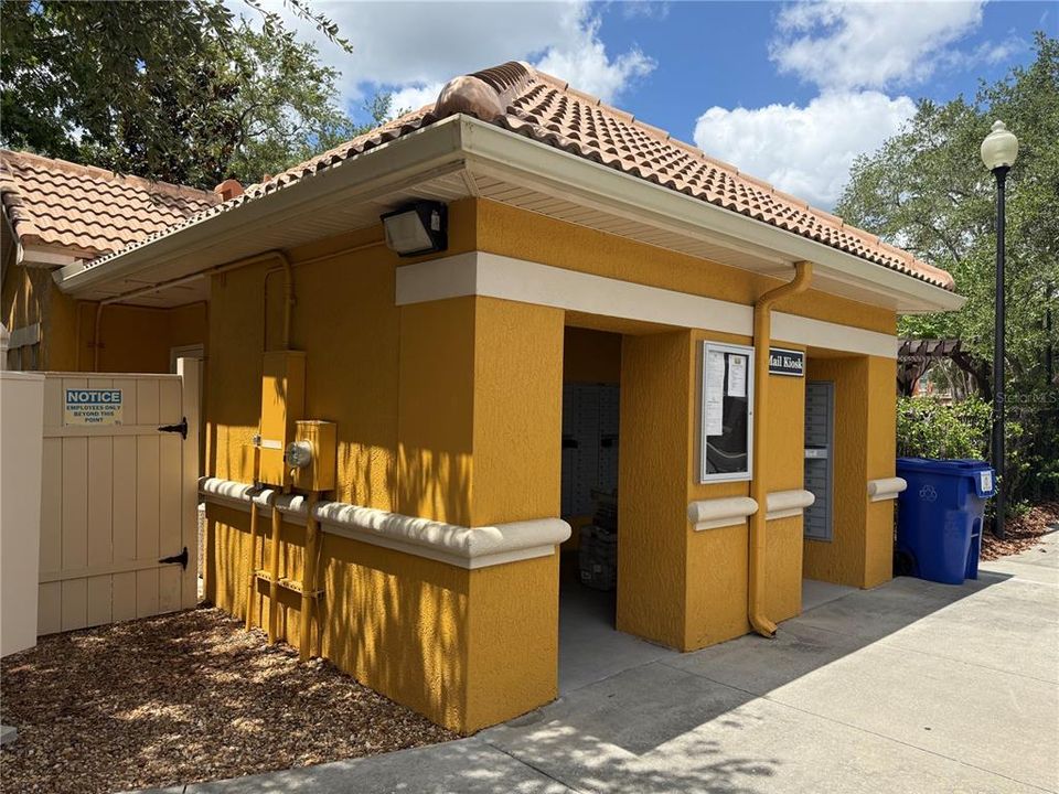 For Rent: $1,700 (1 beds, 1 baths, 967 Square Feet)