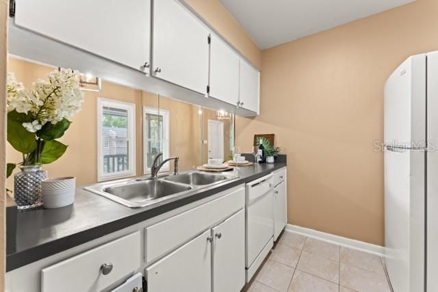 For Rent: $1,750 (2 beds, 1 baths, 748 Square Feet)