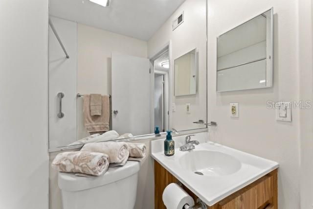 For Rent: $1,750 (2 beds, 1 baths, 748 Square Feet)