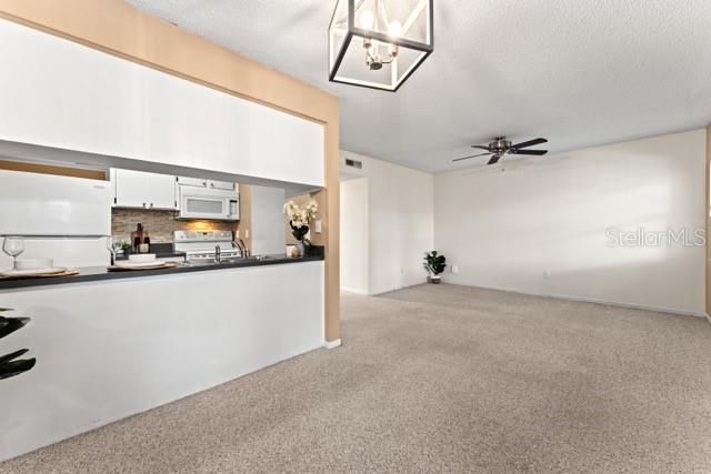 For Rent: $1,750 (2 beds, 1 baths, 748 Square Feet)