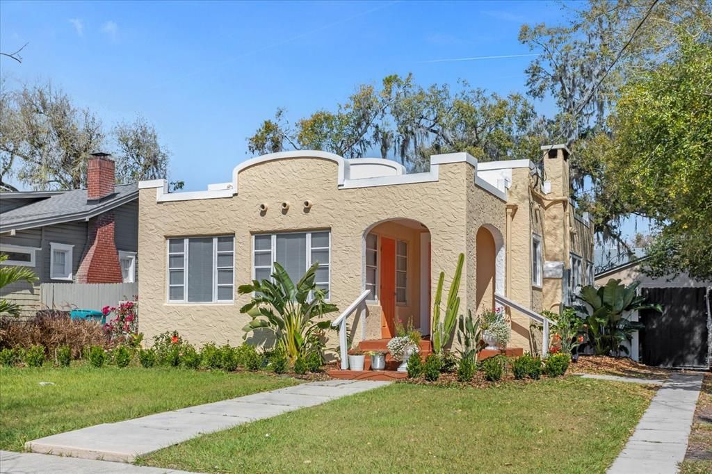 For Rent: $1,995 (3 beds, 1 baths, 1194 Square Feet)