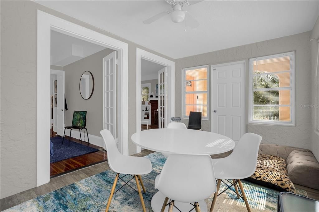 For Rent: $1,995 (3 beds, 1 baths, 1194 Square Feet)