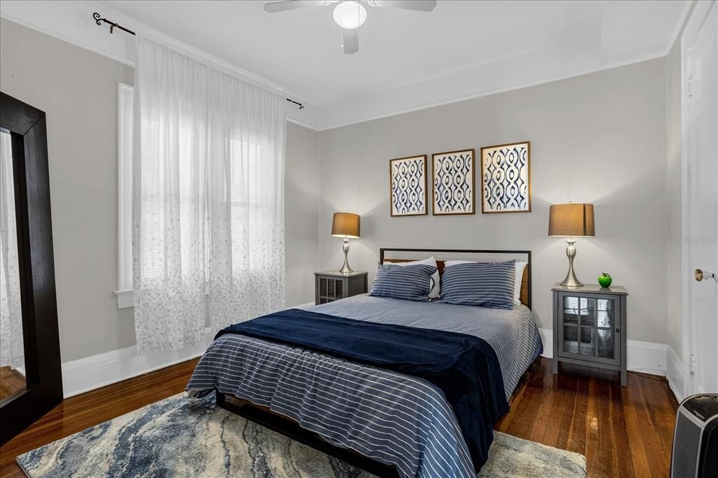 For Rent: $1,995 (3 beds, 1 baths, 1194 Square Feet)