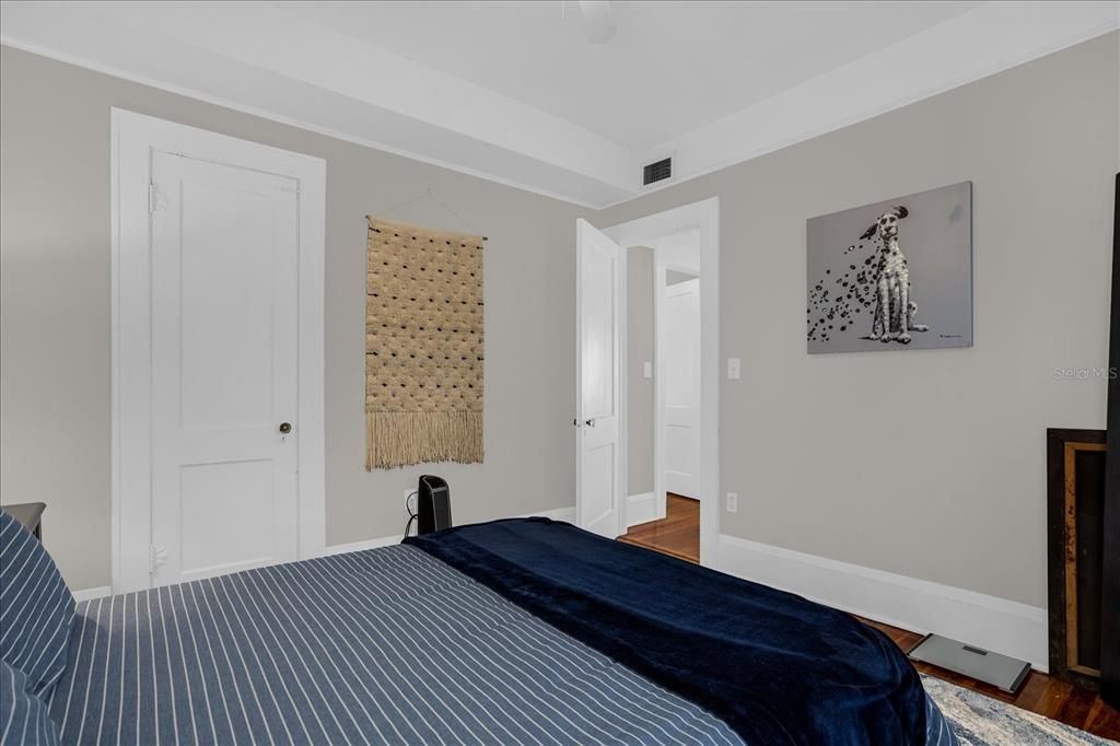 For Rent: $1,995 (3 beds, 1 baths, 1194 Square Feet)