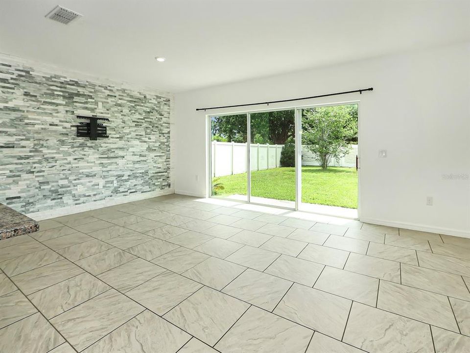 For Sale: $359,900 (3 beds, 2 baths, 1712 Square Feet)