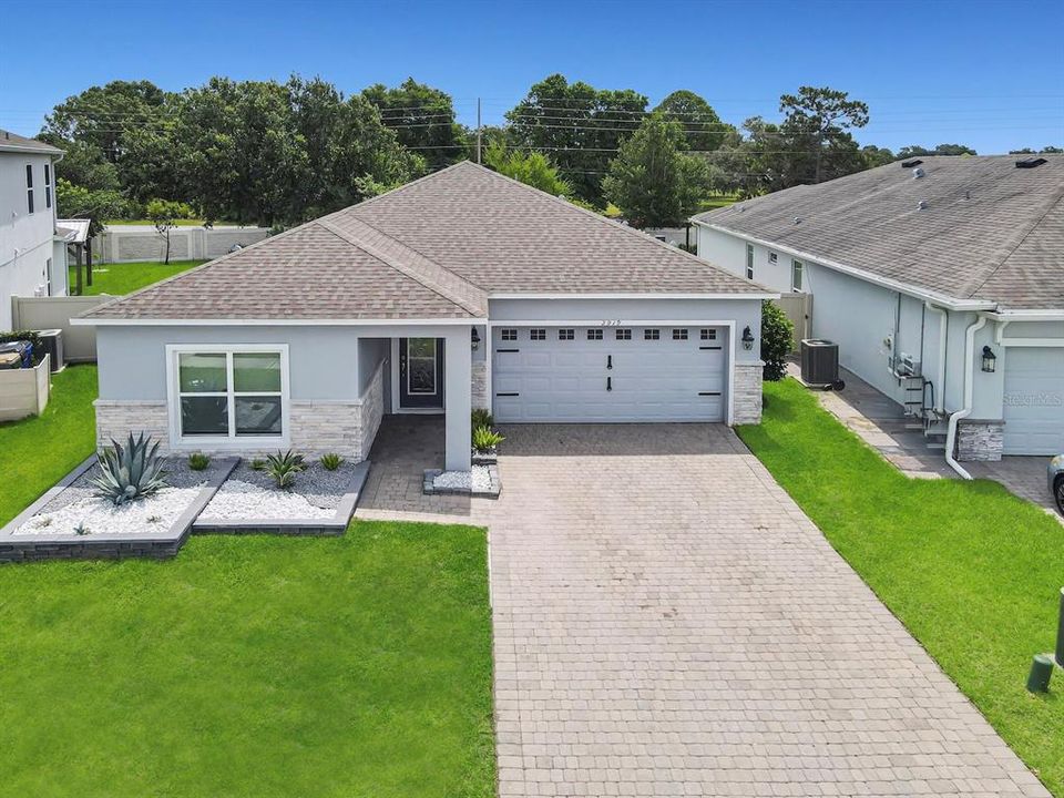 For Sale: $359,900 (3 beds, 2 baths, 1712 Square Feet)
