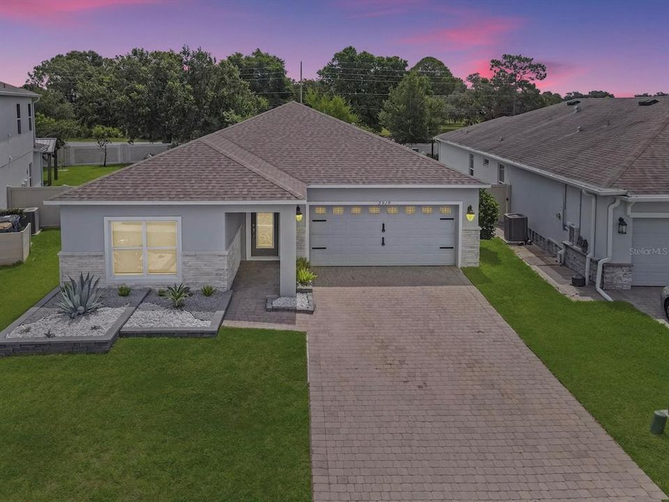 For Sale: $359,900 (3 beds, 2 baths, 1712 Square Feet)