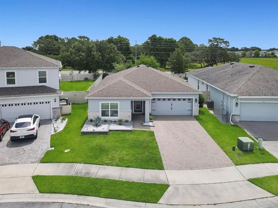 For Sale: $359,900 (3 beds, 2 baths, 1712 Square Feet)