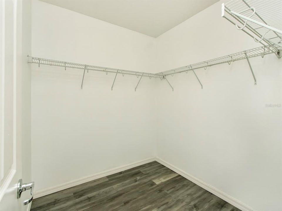 For Sale: $359,900 (3 beds, 2 baths, 1712 Square Feet)