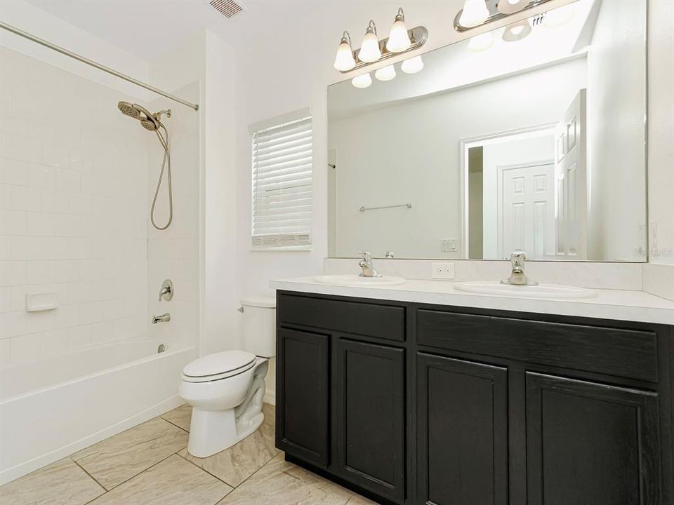For Sale: $359,900 (3 beds, 2 baths, 1712 Square Feet)