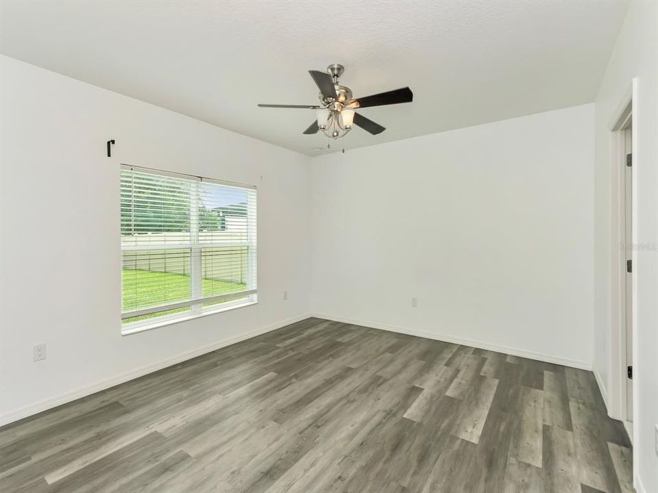 For Sale: $359,900 (3 beds, 2 baths, 1712 Square Feet)