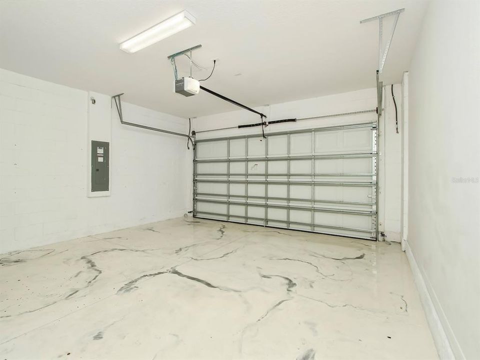 For Sale: $359,900 (3 beds, 2 baths, 1712 Square Feet)