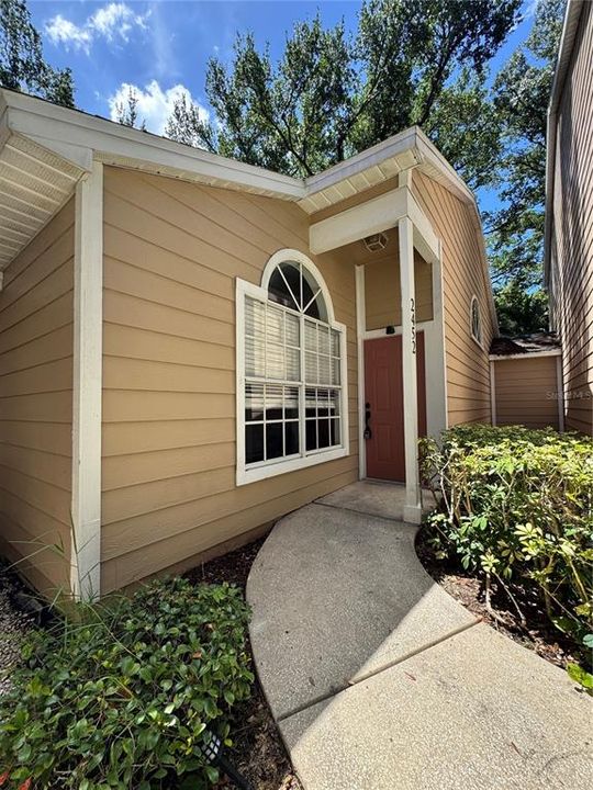 For Sale: $260,000 (2 beds, 2 baths, 1129 Square Feet)
