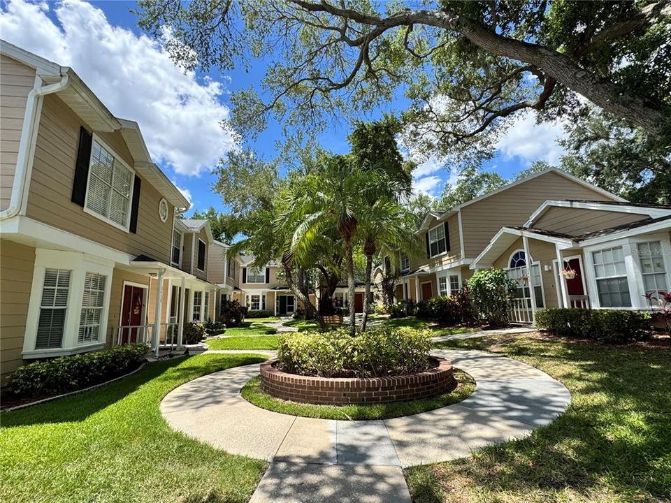For Sale: $260,000 (2 beds, 2 baths, 1129 Square Feet)