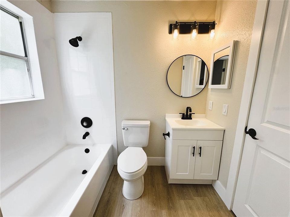 For Sale: $260,000 (2 beds, 2 baths, 1129 Square Feet)