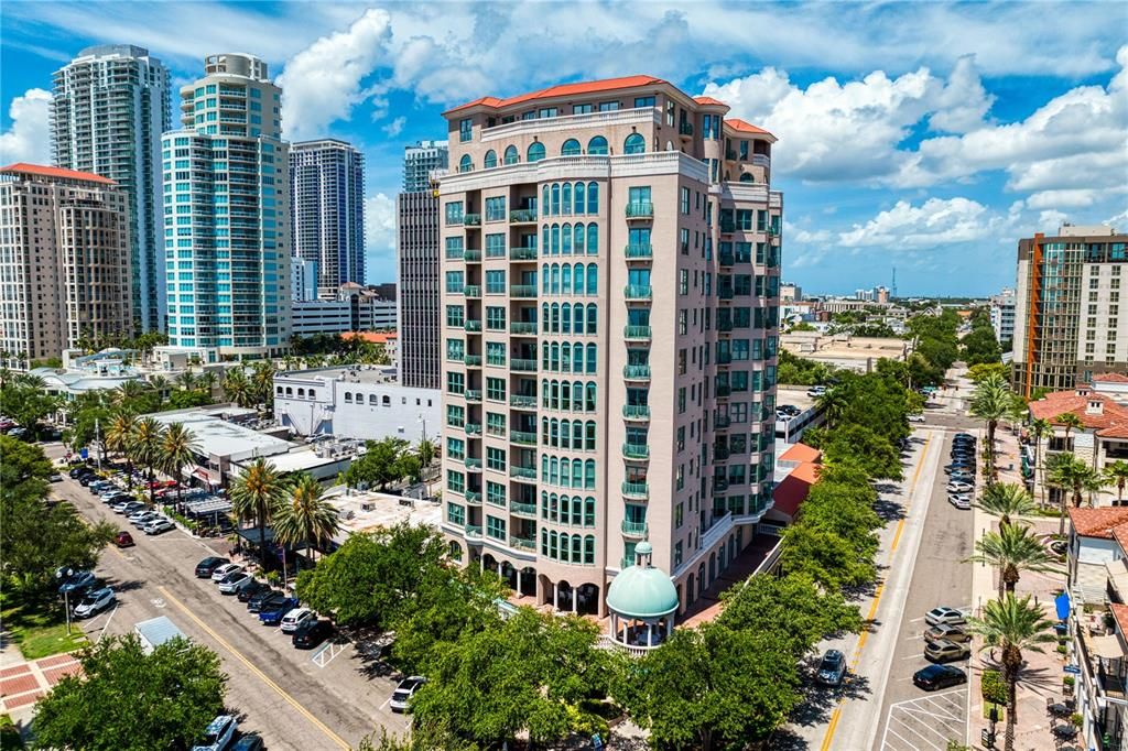 For Sale: $4,500,000 (3 beds, 2 baths, 5100 Square Feet)